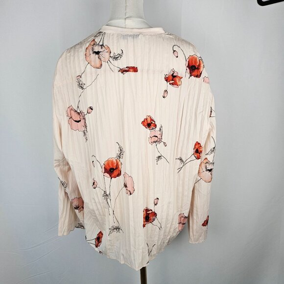 Vince Pale Blush Tossed Poppy Pleated Blouse Size Large Top 3/4 Sleeve Floral - Picture 4 of 12
